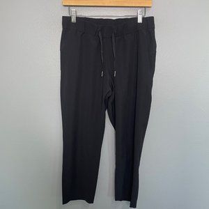 LULULEMON on the fly woven 23" pants in black size 6